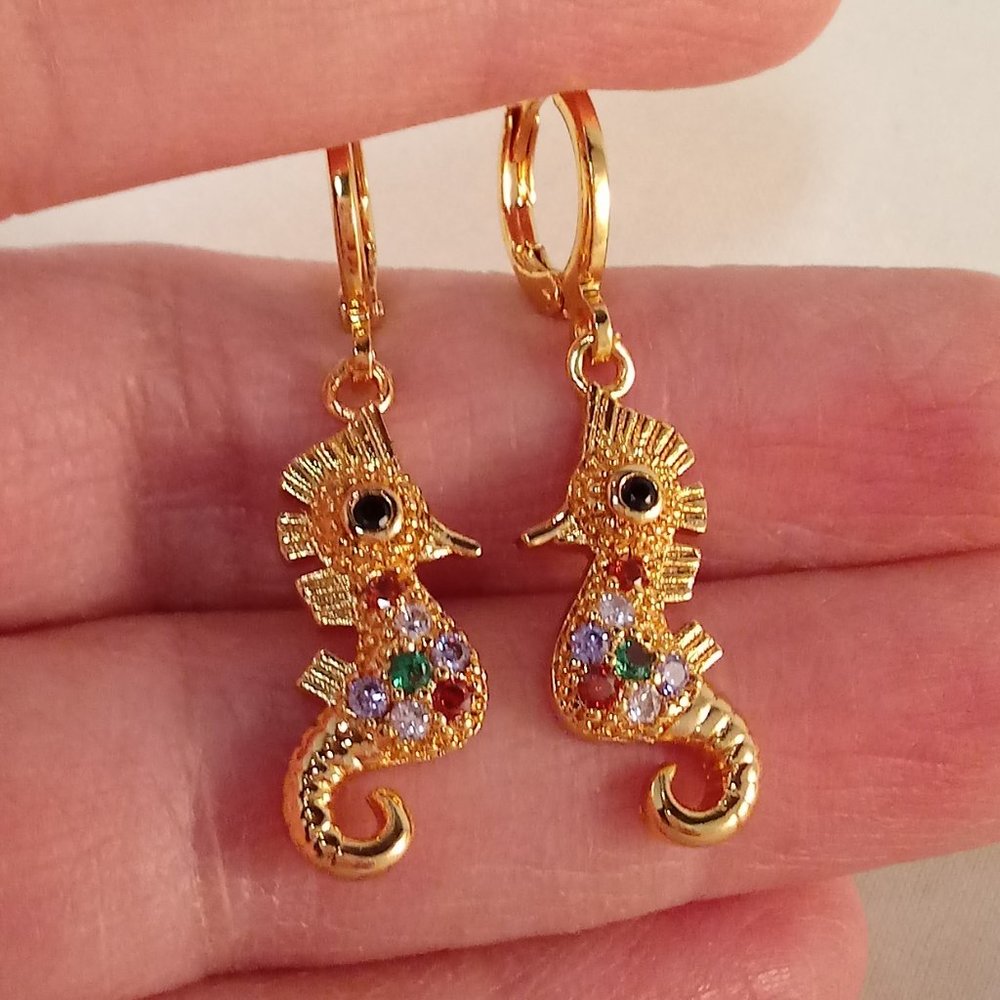 18K Yellow Gold Filled Sea Horse Craved Diamond Zircon Dangle Earrings Gift